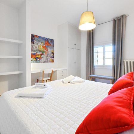 Amazing 2 Bedroom Apartment Overlooking The Marina Of Vourkárion 외부 사진