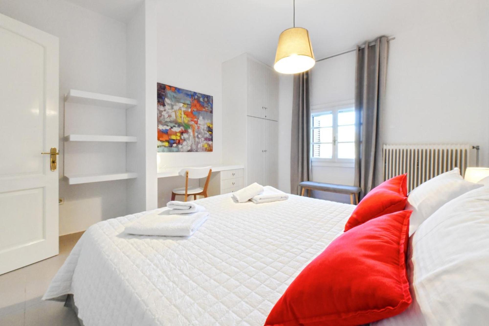 Amazing 2 Bedroom Apartment Overlooking The Marina Of Vourkárion 외부 사진