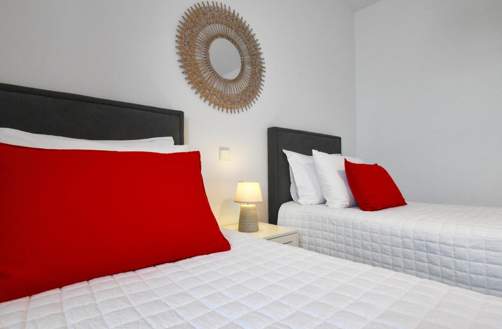 Amazing 2 Bedroom Apartment Overlooking The Marina Of Vourkárion 외부 사진