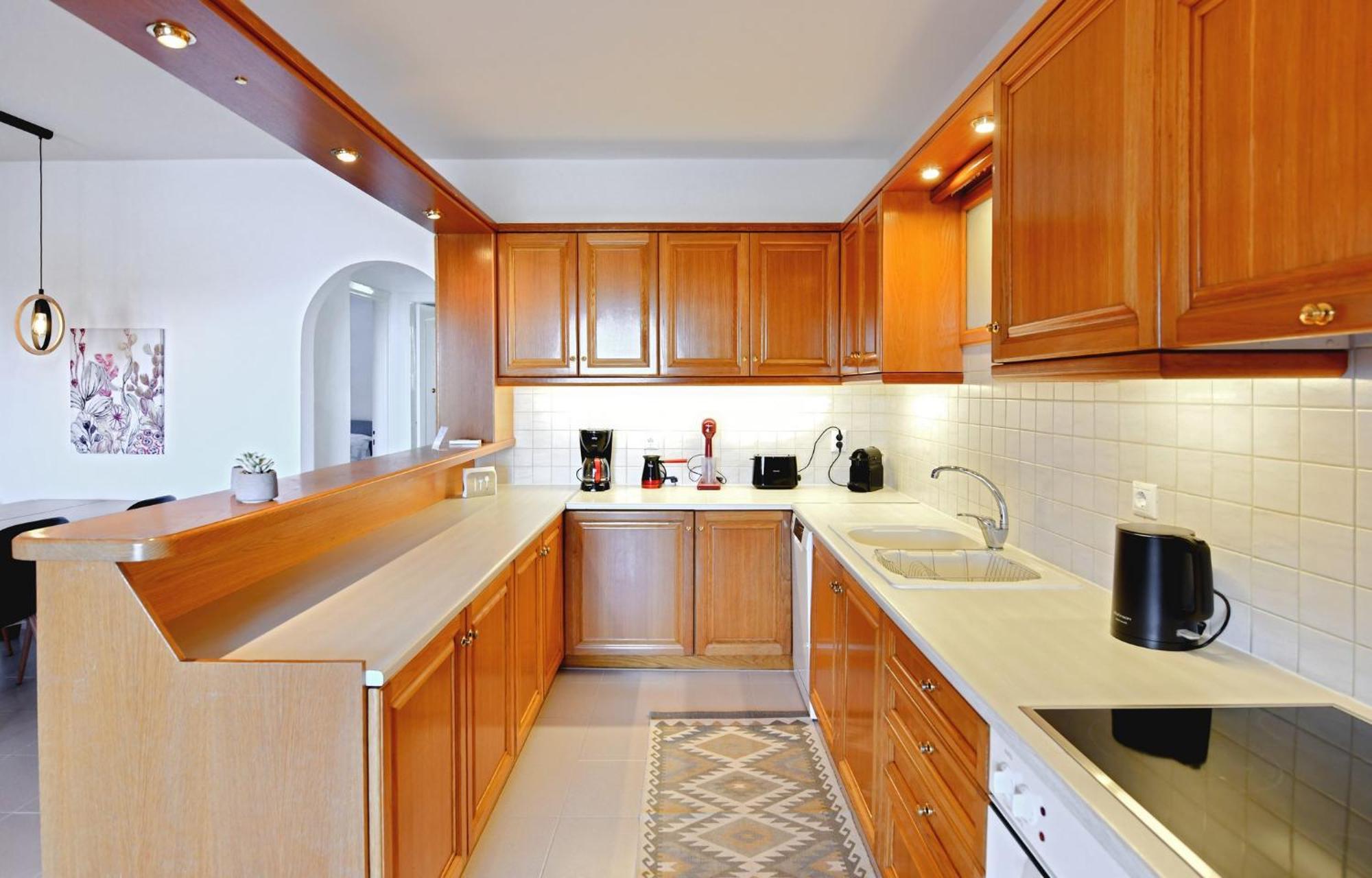 Amazing 2 Bedroom Apartment Overlooking The Marina Of Vourkárion 외부 사진